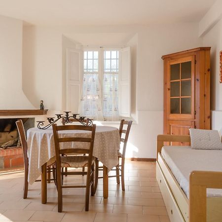 Villa Emilia Марина ди Кастането Кардучи Стая снимка