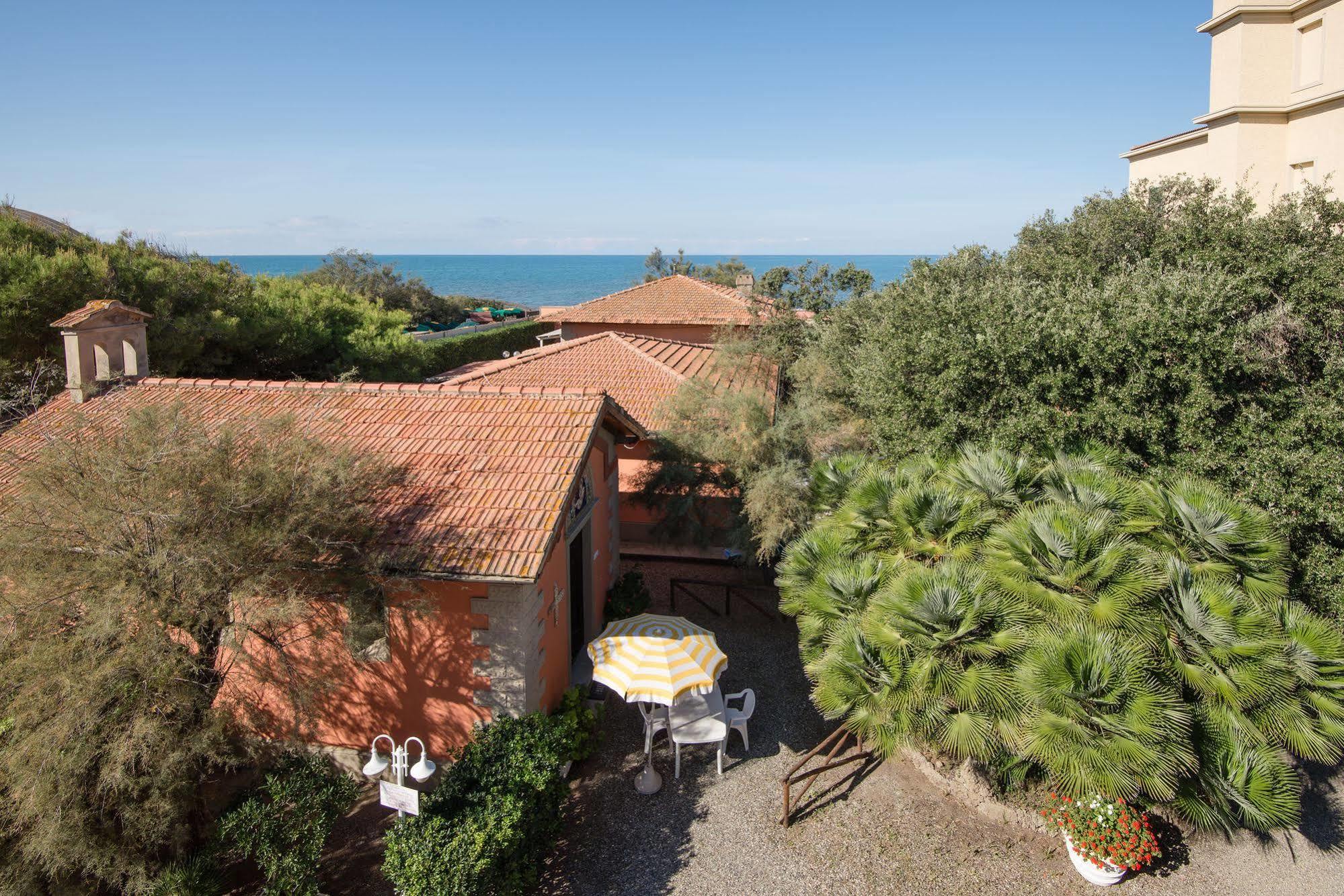 Villa Emilia Марина ди Кастането Кардучи Екстериор снимка