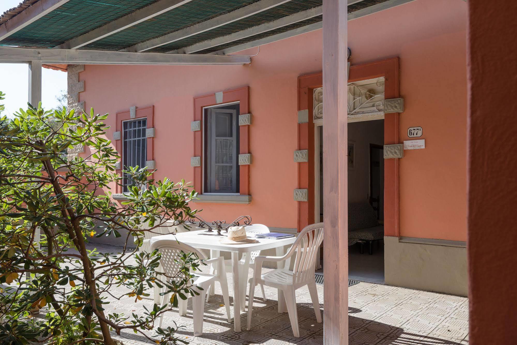 Villa Emilia Марина ди Кастането Кардучи Екстериор снимка