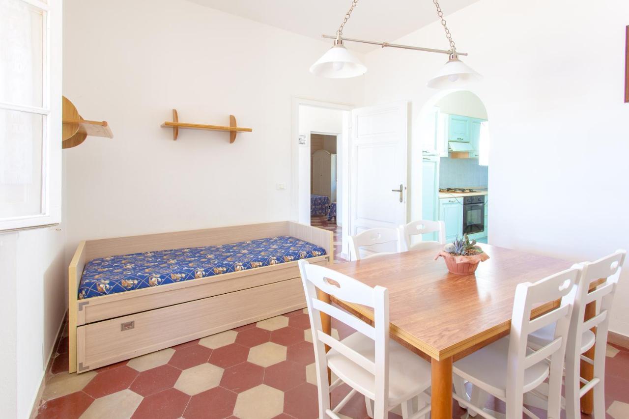 Villa Emilia Марина ди Кастането Кардучи Екстериор снимка